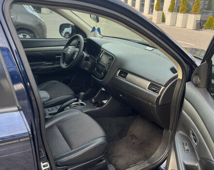 Синий Мицубиси Аутлендер, объемом двигателя 2.36 л и пробегом 187 тыс. км за 9999 $, фото 15 на Automoto.ua