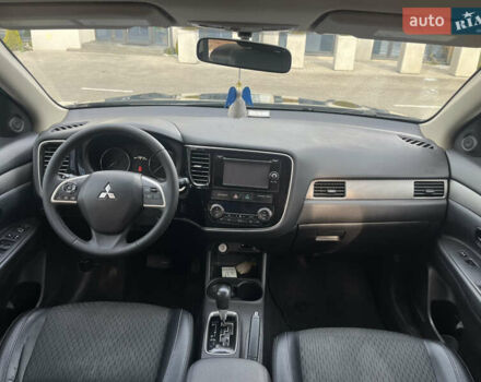 Синий Мицубиси Аутлендер, объемом двигателя 2.36 л и пробегом 187 тыс. км за 9999 $, фото 18 на Automoto.ua