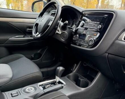 Синий Мицубиси Аутлендер, объемом двигателя 3 л и пробегом 123 тыс. км за 15900 $, фото 25 на Automoto.ua