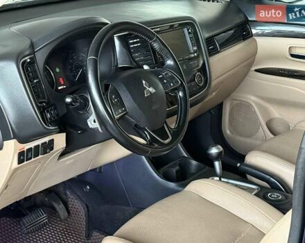 Синий Мицубиси Аутлендер, объемом двигателя 3 л и пробегом 144 тыс. км за 15940 $, фото 9 на Automoto.ua