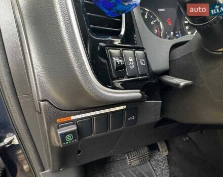 Синий Мицубиси Аутлендер, объемом двигателя 2 л и пробегом 238 тыс. км за 14940 $, фото 12 на Automoto.ua