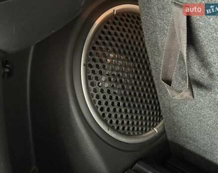 Синий Мицубиси Аутлендер, объемом двигателя 3 л и пробегом 144 тыс. км за 15940 $, фото 17 на Automoto.ua