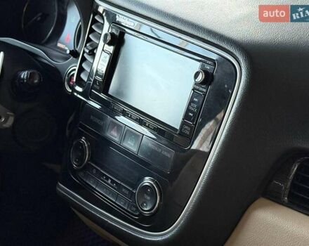 Синий Мицубиси Аутлендер, объемом двигателя 3 л и пробегом 144 тыс. км за 15940 $, фото 20 на Automoto.ua