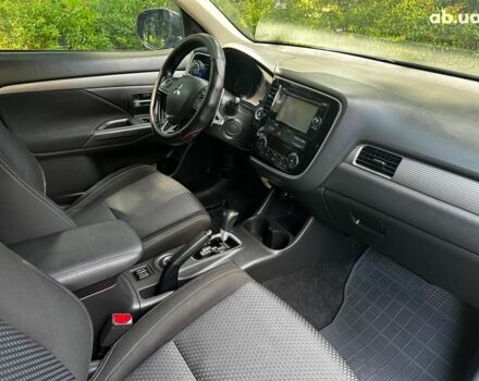 Синій Міцубісі Аутлендер, об'ємом двигуна 2 л та пробігом 238 тис. км за 15990 $, фото 24 на Automoto.ua