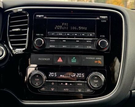 Синий Мицубиси Аутлендер, объемом двигателя 3 л и пробегом 123 тыс. км за 15900 $, фото 19 на Automoto.ua