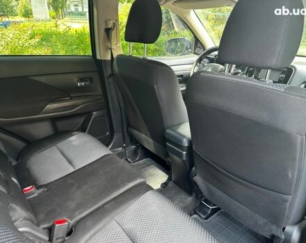 Синій Міцубісі Аутлендер, об'ємом двигуна 2 л та пробігом 238 тис. км за 15990 $, фото 22 на Automoto.ua