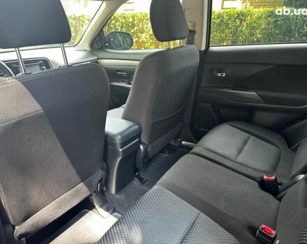 Синій Міцубісі Аутлендер, об'ємом двигуна 2 л та пробігом 238 тис. км за 15990 $, фото 18 на Automoto.ua