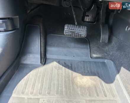 Синий Мицубиси Аутлендер, объемом двигателя 3 л и пробегом 157 тыс. км за 15000 $, фото 24 на Automoto.ua