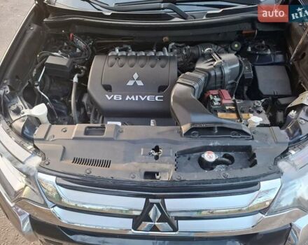 Синий Мицубиси Аутлендер, объемом двигателя 3 л и пробегом 93 тыс. км за 21500 $, фото 22 на Automoto.ua