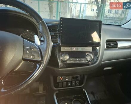 Синий Мицубиси Аутлендер, объемом двигателя 3 л и пробегом 93 тыс. км за 21500 $, фото 15 на Automoto.ua