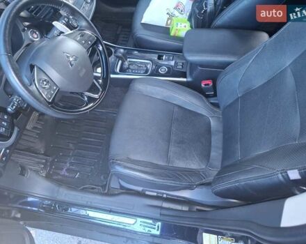 Синий Мицубиси Аутлендер, объемом двигателя 3 л и пробегом 93 тыс. км за 21500 $, фото 17 на Automoto.ua