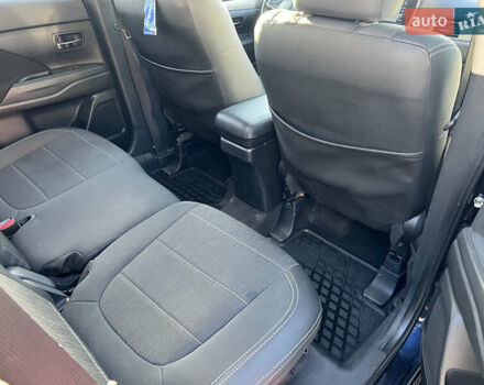 Синий Мицубиси Аутлендер, объемом двигателя 2.36 л и пробегом 150 тыс. км за 15500 $, фото 13 на Automoto.ua