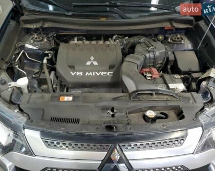 Синий Мицубиси Аутлендер, объемом двигателя 3 л и пробегом 80 тыс. км за 2900 $, фото 11 на Automoto.ua