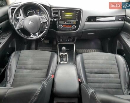 Синий Мицубиси Аутлендер, объемом двигателя 3 л и пробегом 80 тыс. км за 2900 $, фото 7 на Automoto.ua