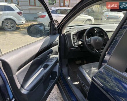 Мицубиси Аутлендер 2020 в Тернополе на Automoto.ua Синий Мицубиси Аутлендер, объемом двигателя 2 л и пробегом 49 тыс. км за 22000 $, фото 14 на Automoto.ua