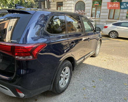 Мицубиси Аутлендер 2020 в Тернополе на Automoto.ua Синий Мицубиси Аутлендер, объемом двигателя 2 л и пробегом 49 тыс. км за 22000 $, фото 6 на Automoto.ua
