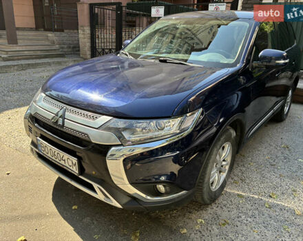 Мицубиси Аутлендер 2020 в Тернополе на Automoto.ua Синий Мицубиси Аутлендер, объемом двигателя 2 л и пробегом 49 тыс. км за 22000 $, фото 2 на Automoto.ua