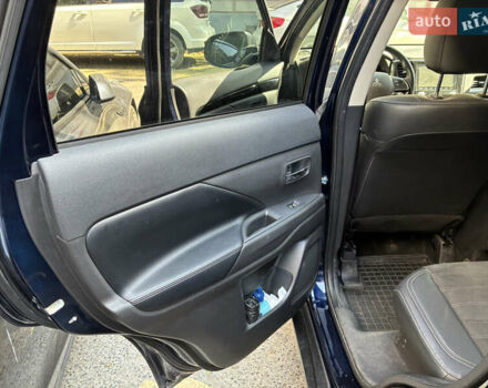 Мицубиси Аутлендер 2020 в Тернополе на Automoto.ua Синий Мицубиси Аутлендер, объемом двигателя 2 л и пробегом 49 тыс. км за 22000 $, фото 15 на Automoto.ua