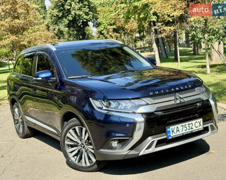 Міцубісі Аутлендер 2021 у Києві на Automoto.ua Синій Міцубісі Аутлендер, об'ємом двигуна 2.36 л та пробігом 70 тис. км за 24000 $, фото 21 на Automoto.ua