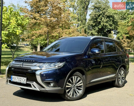 Міцубісі Аутлендер 2021 у Києві на Automoto.ua Синій Міцубісі Аутлендер, об'ємом двигуна 2.36 л та пробігом 70 тис. км за 24000 $, фото 43 на Automoto.ua