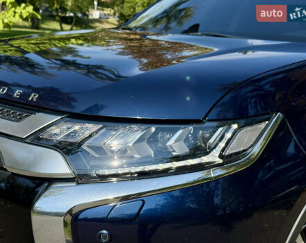 Міцубісі Аутлендер 2021 у Києві на Automoto.ua Синій Міцубісі Аутлендер, об'ємом двигуна 2.36 л та пробігом 70 тис. км за 24000 $, фото 3 на Automoto.ua