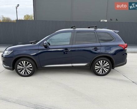 Міцубісі Аутлендер 2021 у Кропивницькому (Кіровограді) на Automoto.ua Синій Міцубісі Аутлендер, об'ємом двигуна 2.4 л та пробігом 85 тис. км за 19950 $, фото 4 на Automoto.ua