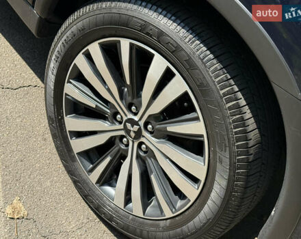 Міцубісі Аутлендер 2021 у Києві на Automoto.ua Синій Міцубісі Аутлендер, об'ємом двигуна 2.36 л та пробігом 70 тис. км за 24000 $, фото 14 на Automoto.ua