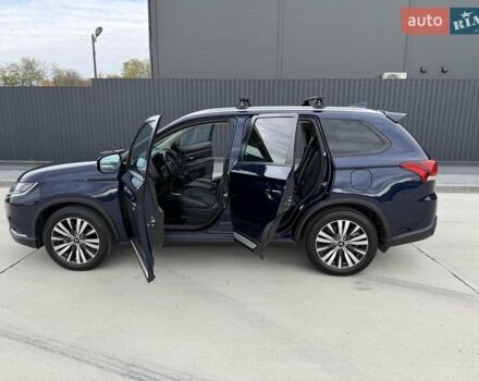 Міцубісі Аутлендер 2021 у Кропивницькому (Кіровограді) на Automoto.ua Синій Міцубісі Аутлендер, об'ємом двигуна 2.4 л та пробігом 85 тис. км за 19950 $, фото 18 на Automoto.ua