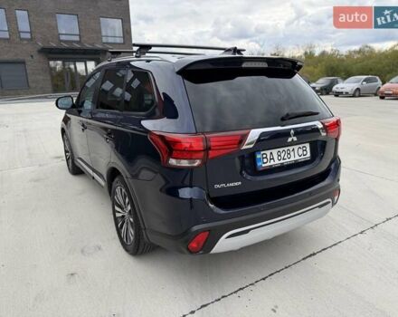 Міцубісі Аутлендер 2021 у Кропивницькому (Кіровограді) на Automoto.ua Синій Міцубісі Аутлендер, об'ємом двигуна 2.4 л та пробігом 85 тис. км за 19950 $, фото 5 на Automoto.ua
