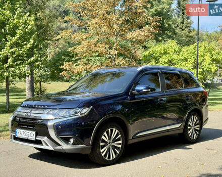 Міцубісі Аутлендер 2021 у Києві на Automoto.ua Синій Міцубісі Аутлендер, об'ємом двигуна 2.36 л та пробігом 70 тис. км за 24000 $, фото 23 на Automoto.ua