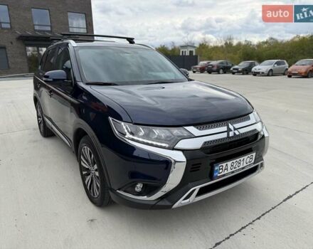 Міцубісі Аутлендер 2021 у Кропивницькому (Кіровограді) на Automoto.ua Синій Міцубісі Аутлендер, об'ємом двигуна 2.4 л та пробігом 85 тис. км за 19950 $, фото 12 на Automoto.ua