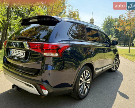 Міцубісі Аутлендер 2021 у Києві на Automoto.ua Синій Міцубісі Аутлендер, об'ємом двигуна 2.36 л та пробігом 70 тис. км за 24000 $, фото 12 на Automoto.ua