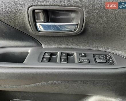 Синій Міцубісі Аутлендер, об'ємом двигуна 2.36 л та пробігом 76 тис. км за 24700 $, фото 20 на Automoto.ua