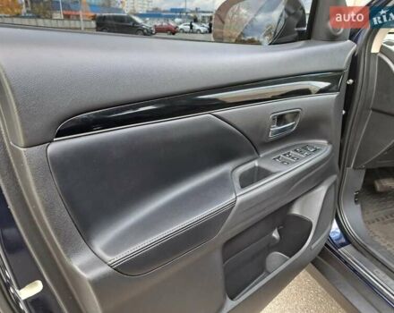 Синій Міцубісі Аутлендер, об'ємом двигуна 2.36 л та пробігом 76 тис. км за 24700 $, фото 21 на Automoto.ua