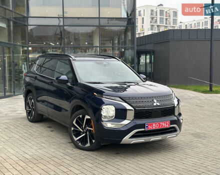 Синий Мицубиси Аутлендер, объемом двигателя 2.5 л и пробегом 15 тыс. км за 35000 $, фото 2 на Automoto.ua