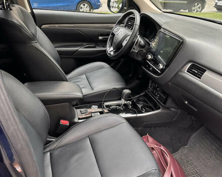 Синий Мицубиси Аутлендер, объемом двигателя 2.36 л и пробегом 47 тыс. км за 34000 $, фото 5 на Automoto.ua