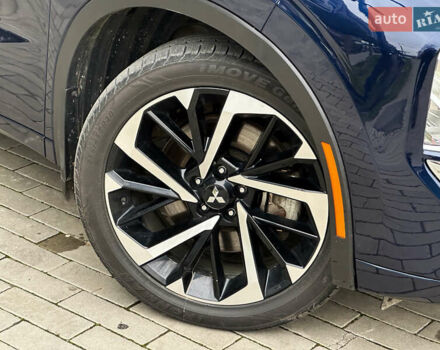 Синий Мицубиси Аутлендер, объемом двигателя 2.5 л и пробегом 15 тыс. км за 35000 $, фото 3 на Automoto.ua