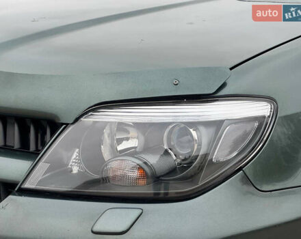 Зеленый Мицубиси Аутлендер, объемом двигателя 2 л и пробегом 194 тыс. км за 6350 $, фото 4 на Automoto.ua