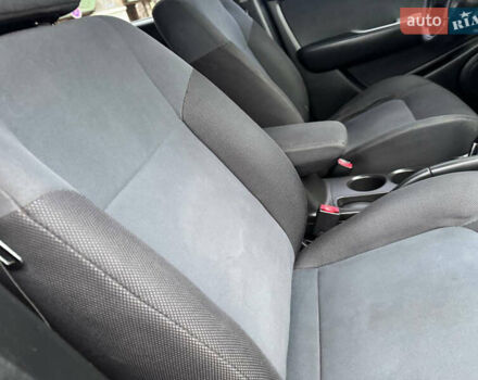 Зеленый Мицубиси Аутлендер, объемом двигателя 2 л и пробегом 194 тыс. км за 6350 $, фото 38 на Automoto.ua