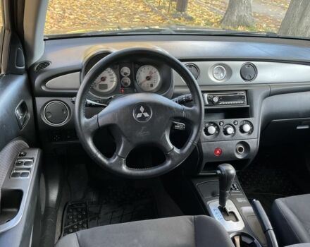 Міцубісі Аутлендер 2007 у Тульчине на Automoto.ua Зелений Міцубісі Аутлендер, об'ємом двигуна 2.4 л та пробігом 147 тис. км за 4550 $, фото 9 на Automoto.ua