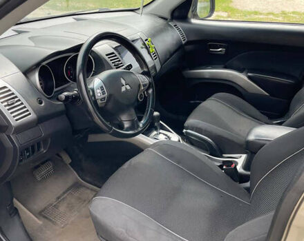 Зелений Міцубісі Аутлендер, об'ємом двигуна 2.4 л та пробігом 290 тис. км за 7000 $, фото 11 на Automoto.ua