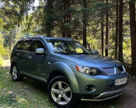 Мицубиси Аутлендер 2008 в Изюме на Automoto.ua Зеленый Мицубиси Аутлендер, объемом двигателя 3 л и пробегом 246 тыс. км за 11000 $, фото 5 на Automoto.ua