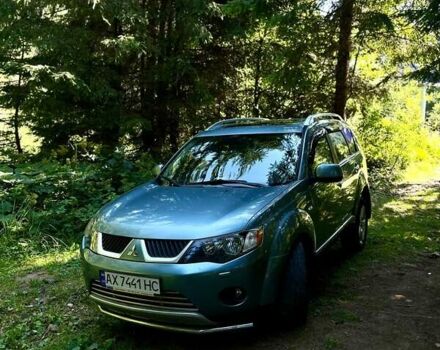Мицубиси Аутлендер 2008 в Изюме на Automoto.ua Зеленый Мицубиси Аутлендер, объемом двигателя 3 л и пробегом 246 тыс. км за 11000 $, фото 4 на Automoto.ua