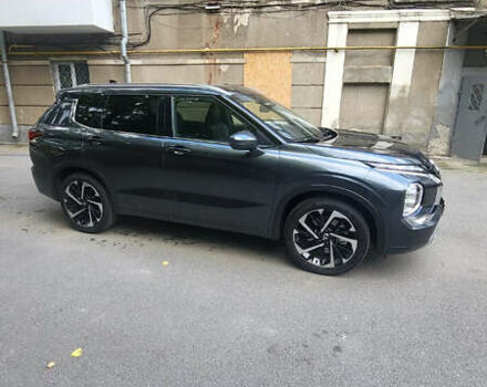 Зелений Міцубісі Аутлендер, об'ємом двигуна 2.5 л та пробігом 10 тис. км за 39000 $, фото 14 на Automoto.ua