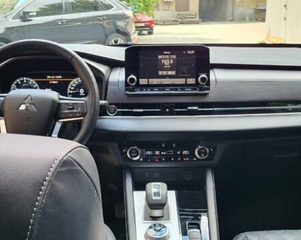 Зелений Міцубісі Аутлендер, об'ємом двигуна 2.5 л та пробігом 10 тис. км за 39000 $, фото 19 на Automoto.ua