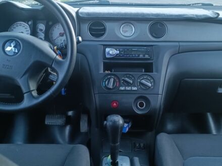 Зелений Міцубісі Аутлендер, об'ємом двигуна 3 л та пробігом 220 тис. км за 4000 $, фото 1 на Automoto.ua