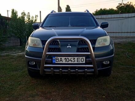 Міцубісі Аутлендер 2006 у Кропивницькому (Кіровограді) на Automoto.ua Зелений Міцубісі Аутлендер, об'ємом двигуна 2.4 л та пробігом 220 тис. км за 7250 $, фото 1 на Automoto.ua