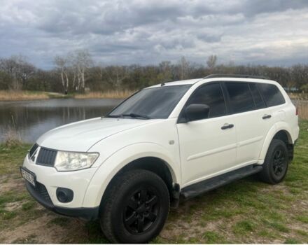 Белый Мицубиси Паджеро Спорт, объемом двигателя 2.5 л и пробегом 300 тыс. км за 11573 $, фото 2 на Automoto.ua