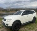 Белый Мицубиси Паджеро Спорт, объемом двигателя 2.5 л и пробегом 300 тыс. км за 11573 $, фото 2 на Automoto.ua