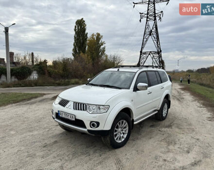 Мицубиси Паджеро Спорт 2011 в Харькове на Automoto.ua Белый Мицубиси Паджеро Спорт, объемом двигателя 2.48 л и пробегом 174 тыс. км за 15250 $, фото 1 на Automoto.ua
